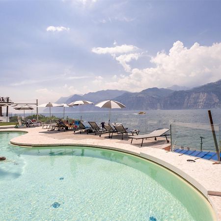 Ambienthotel Primaluna Malcesine Buitenkant foto