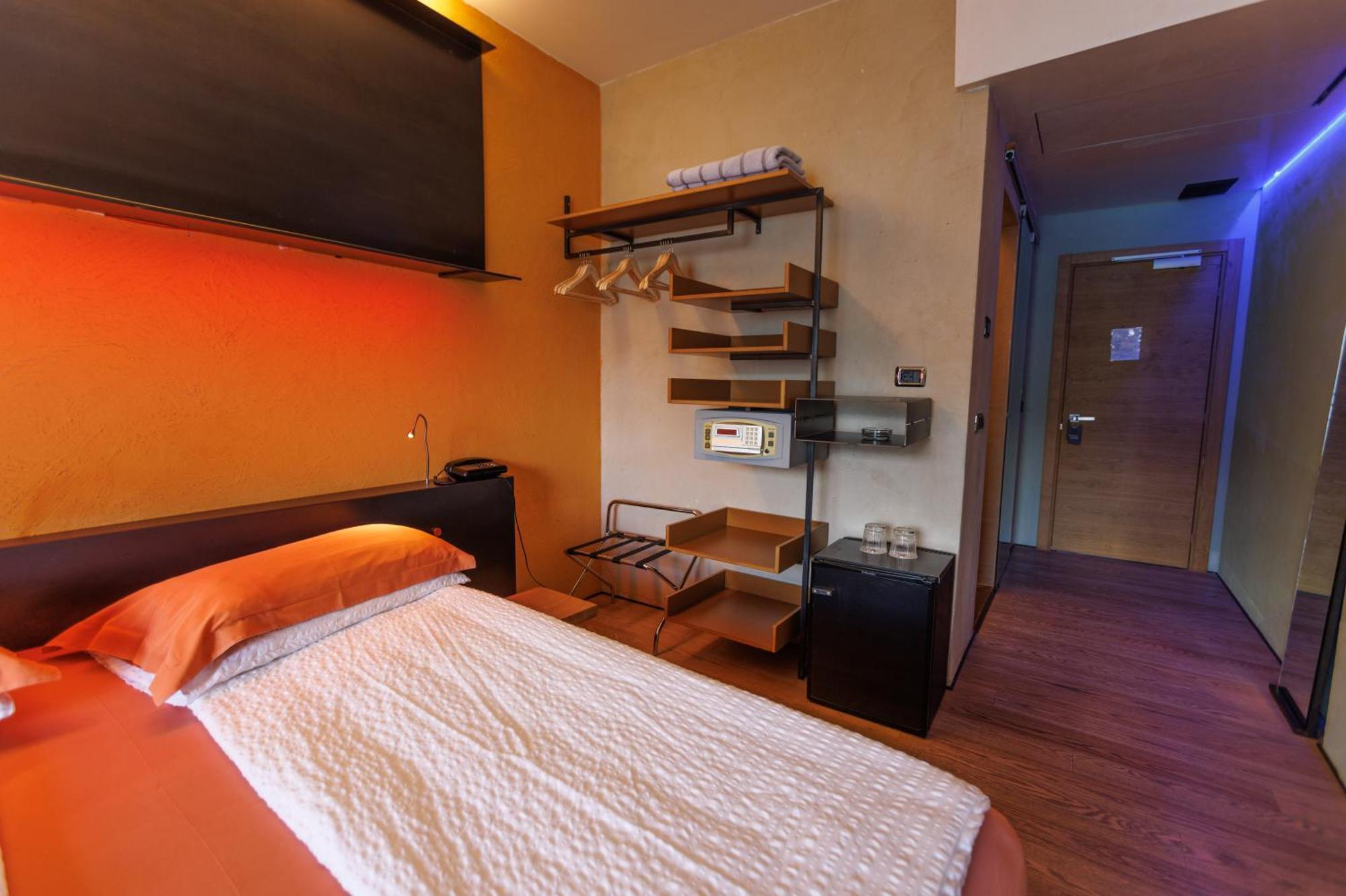 Ambienthotel Primaluna Malcesine Buitenkant foto