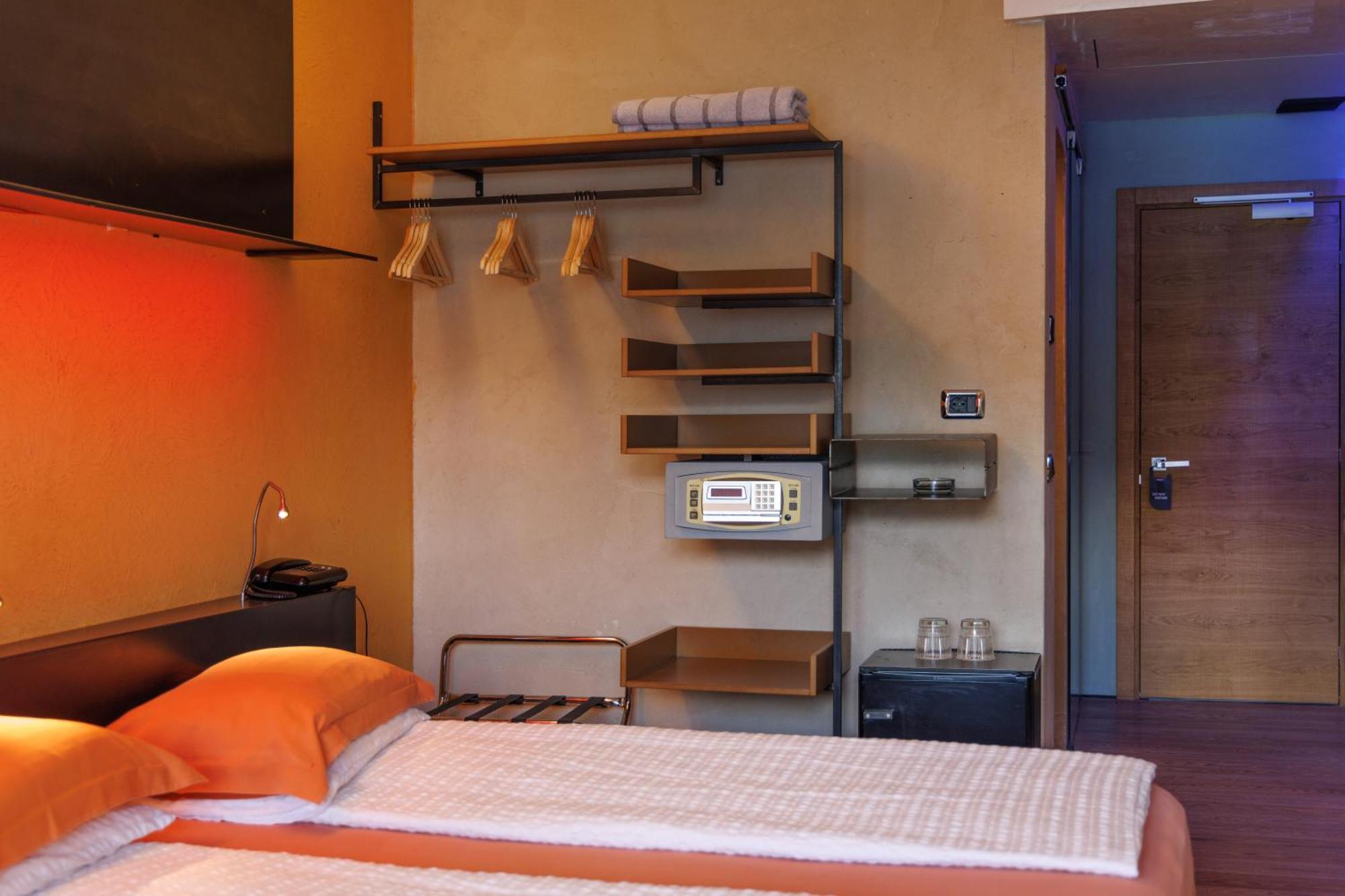 Ambienthotel Primaluna Malcesine Buitenkant foto