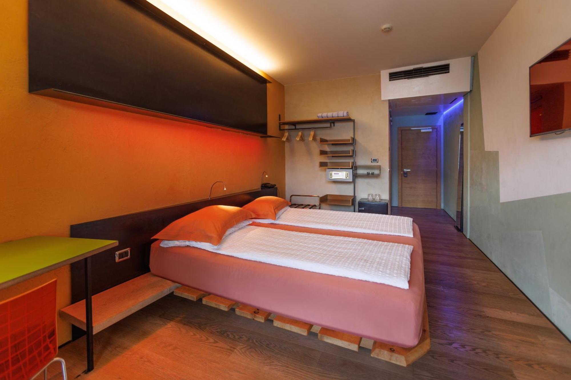 Ambienthotel Primaluna Malcesine Buitenkant foto