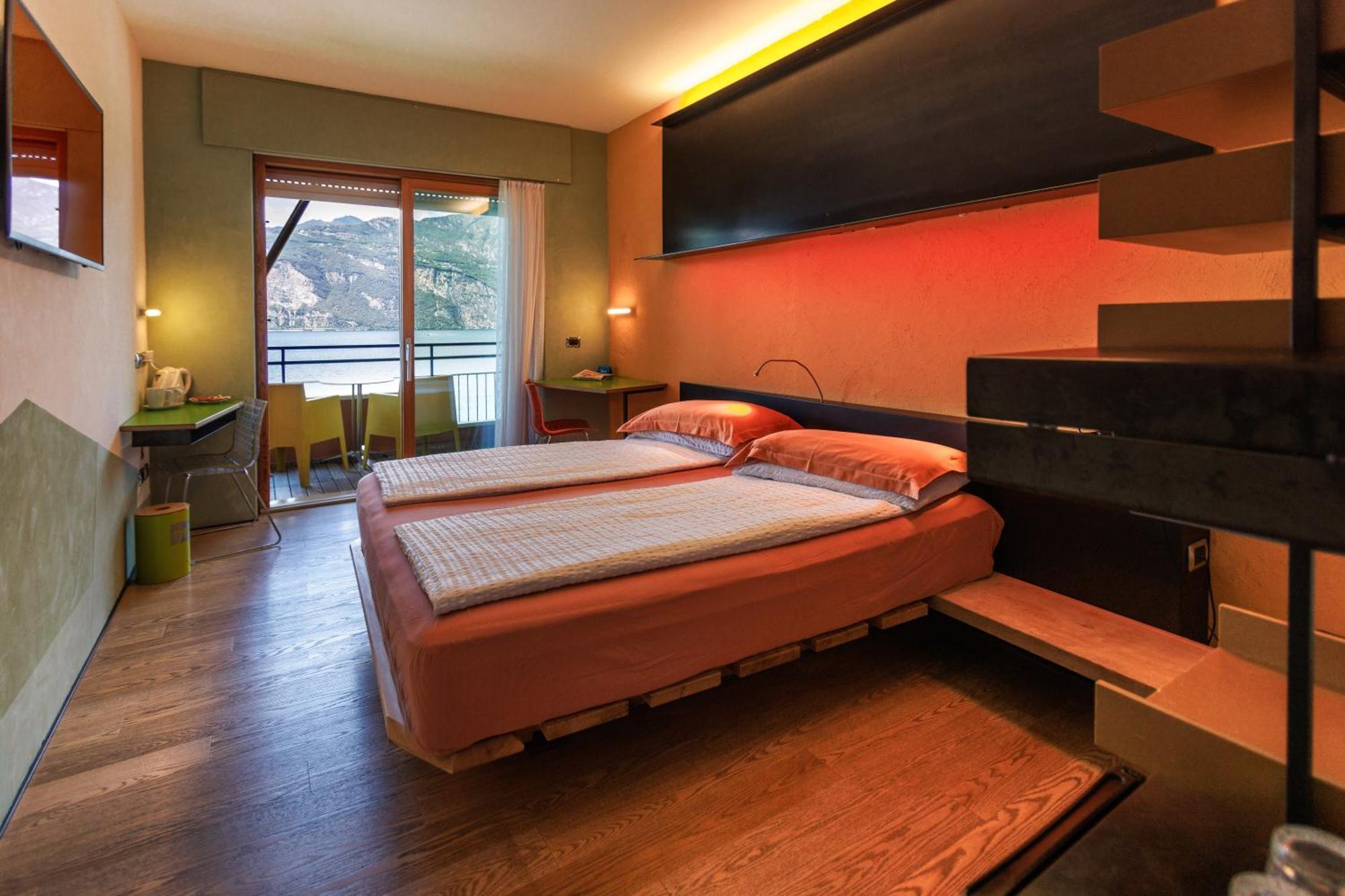 Ambienthotel Primaluna Malcesine Buitenkant foto