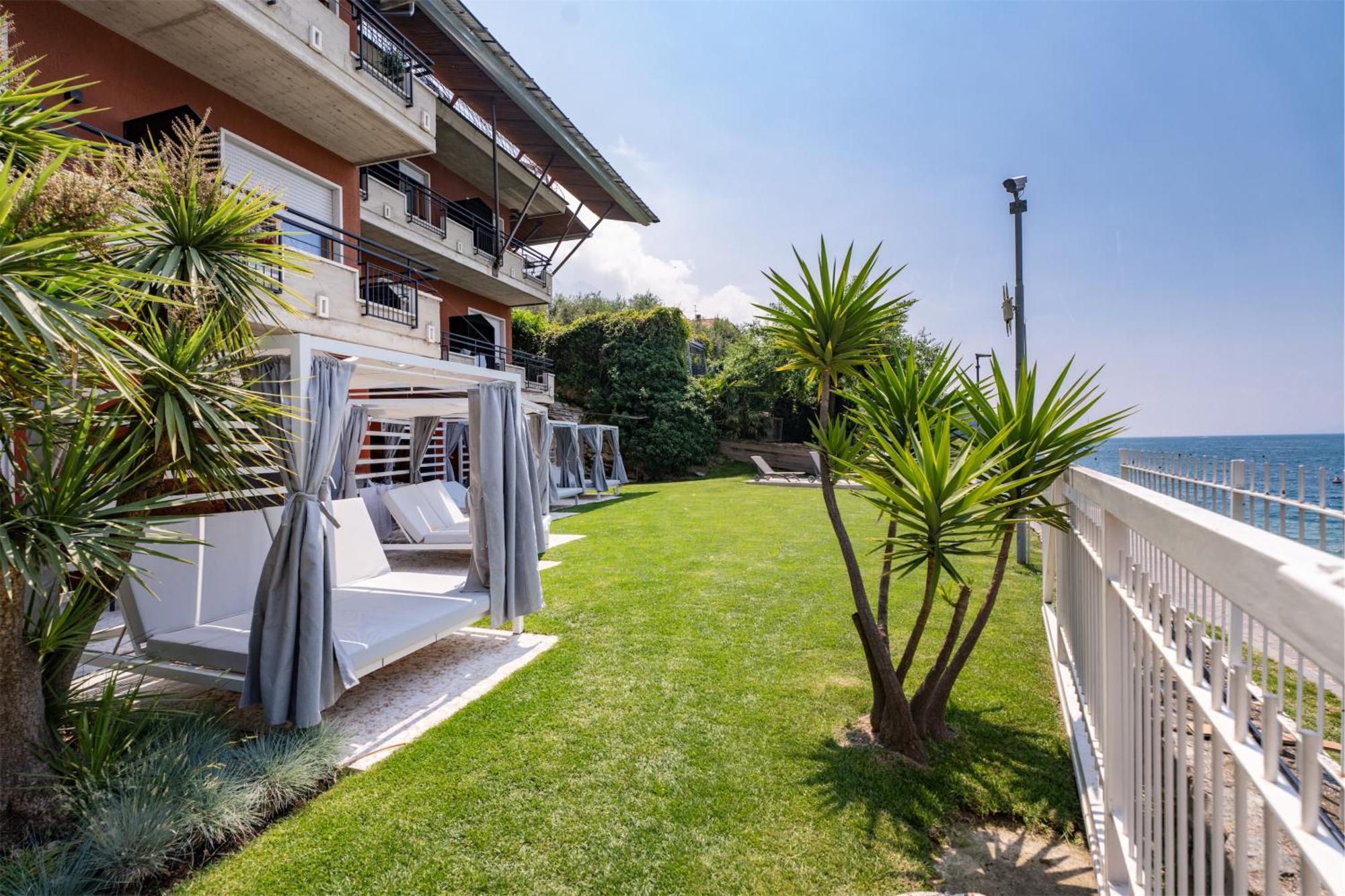 Ambienthotel Primaluna Malcesine Buitenkant foto