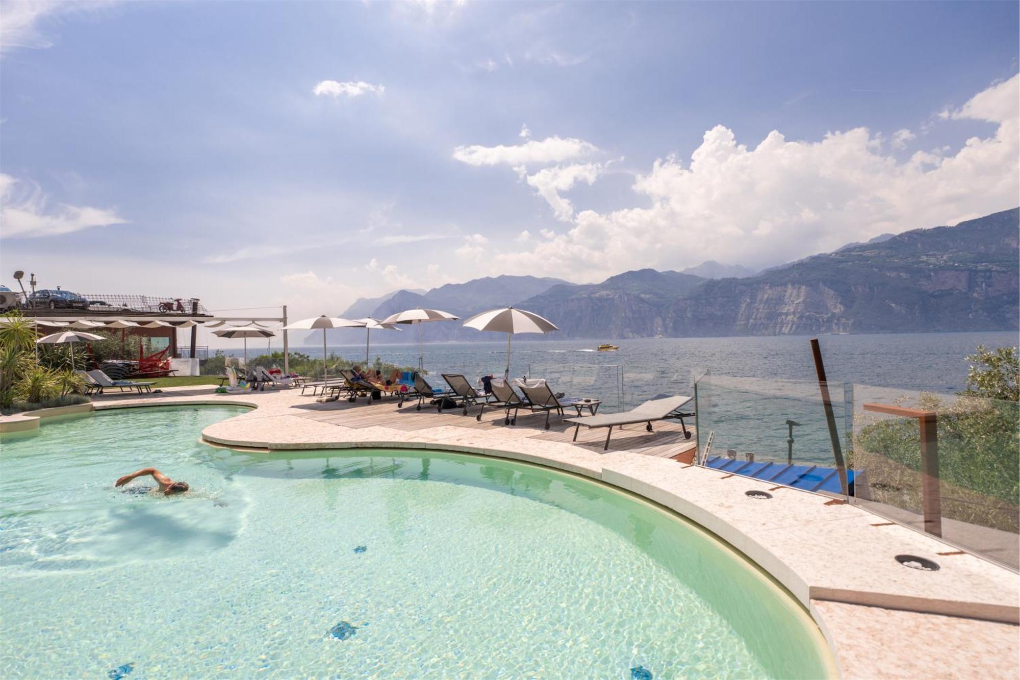 Ambienthotel Primaluna Malcesine Buitenkant foto